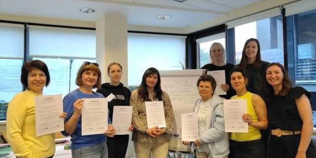 People with diplomas 