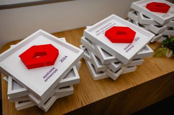 "Austere erinevusi" märgis. Foto Teet Raik 