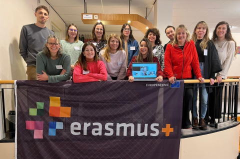 Caring to Include algas